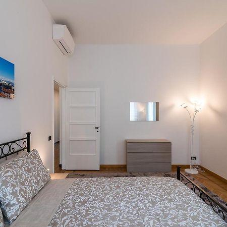 Vittoria 2 Lägenhet Milano Exteriör bild